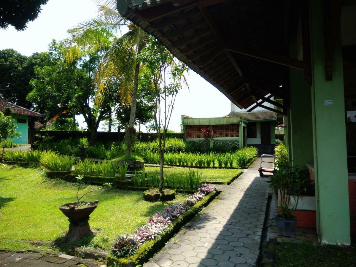 Poeri Devata Resort Hotel Prambanan Exteriör bild