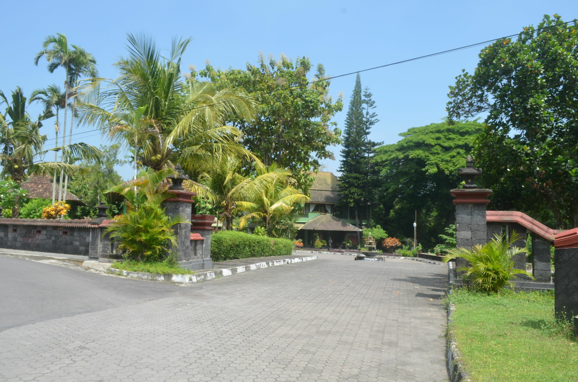 Poeri Devata Resort Hotel Prambanan Exteriör bild