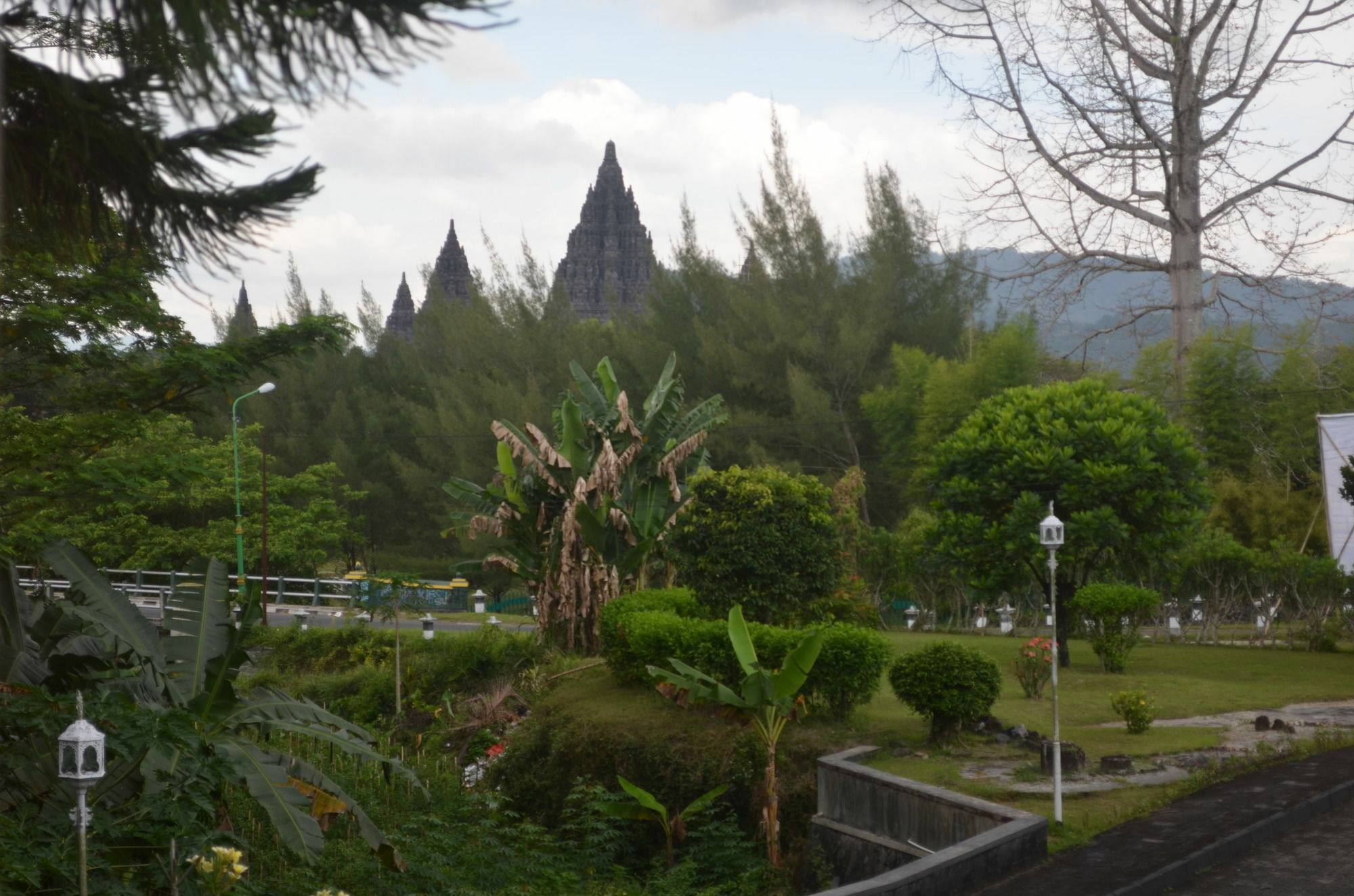 Poeri Devata Resort Hotel Prambanan Exteriör bild