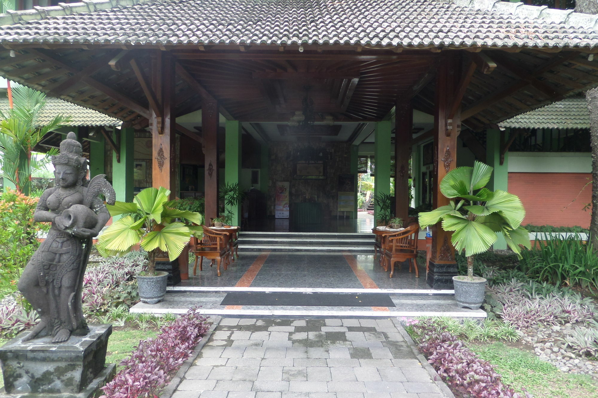 Poeri Devata Resort Hotel Prambanan Exteriör bild