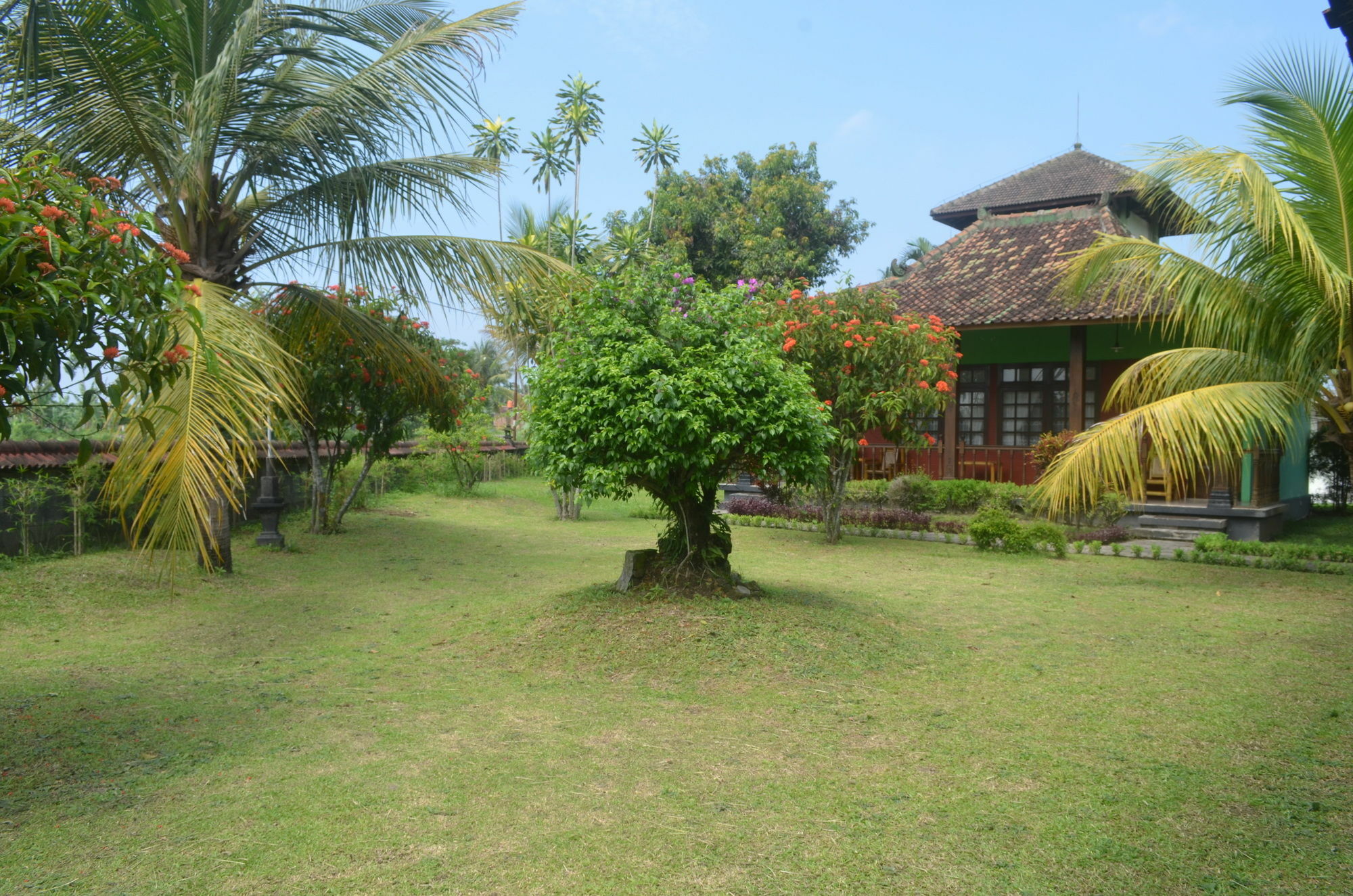 Poeri Devata Resort Hotel Prambanan Exteriör bild